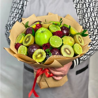 Фруктовый букет из слив и яблок