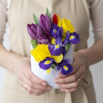 Мини-композиция из ирисов