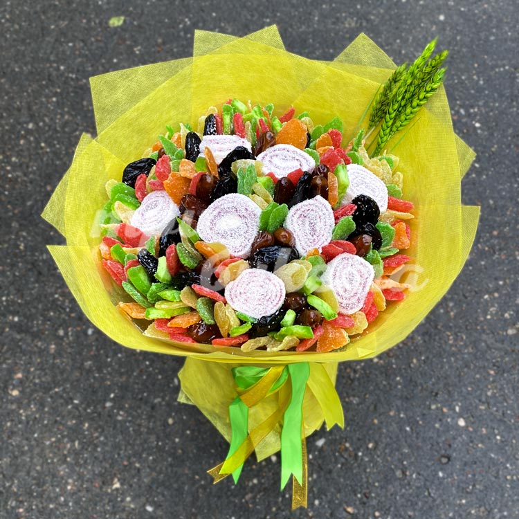 Букет из сухофруктов и мармелада (вид сверху)