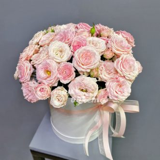 Коробка из 11 светло-розовых куст. роз